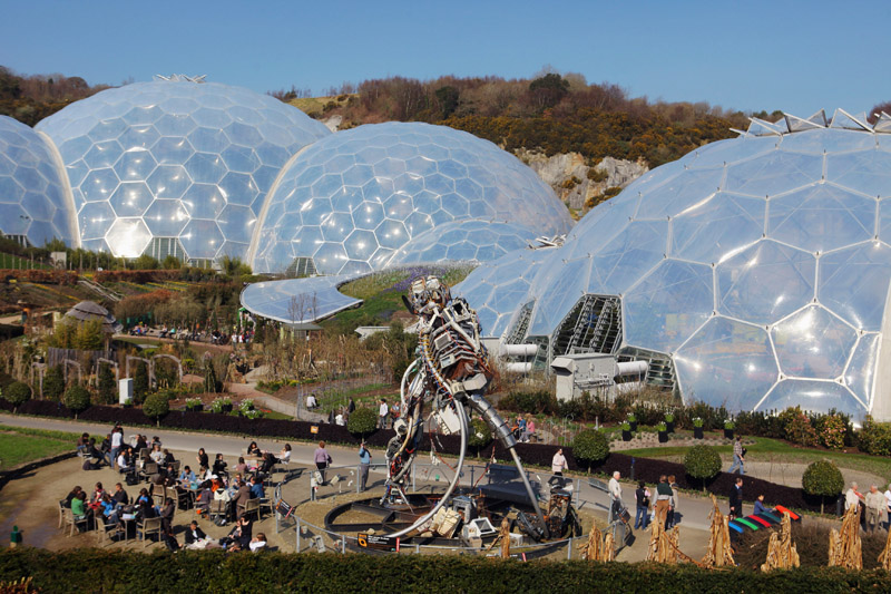 Illustration for article titled Spring Came Early to the Domed Gardens of England
